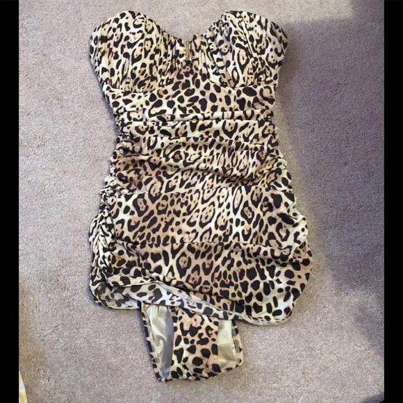 NWOT Victoria's Secret Shape Up One-piece Swim 4D - Picture 2 of 8